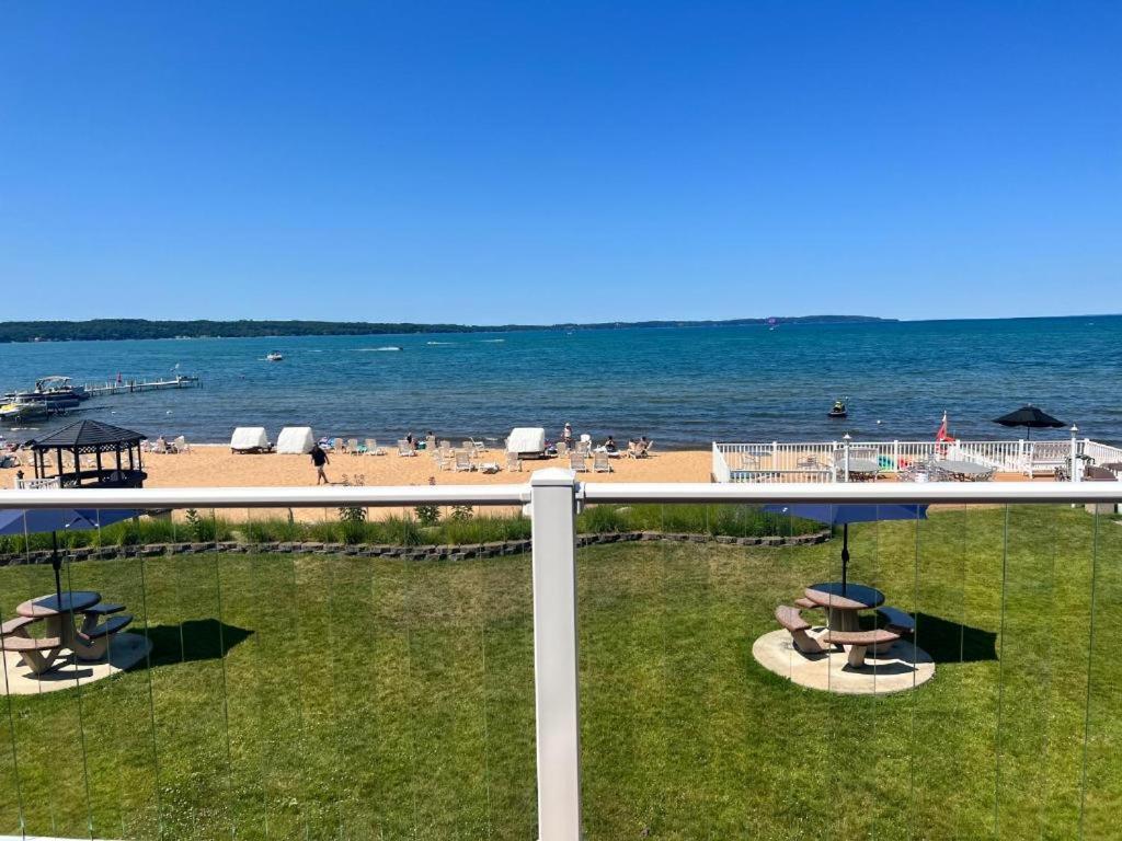 The Beach Haus - Traverse City Exterior photo